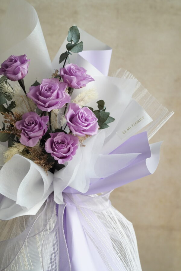 紫色永生玫瑰花束